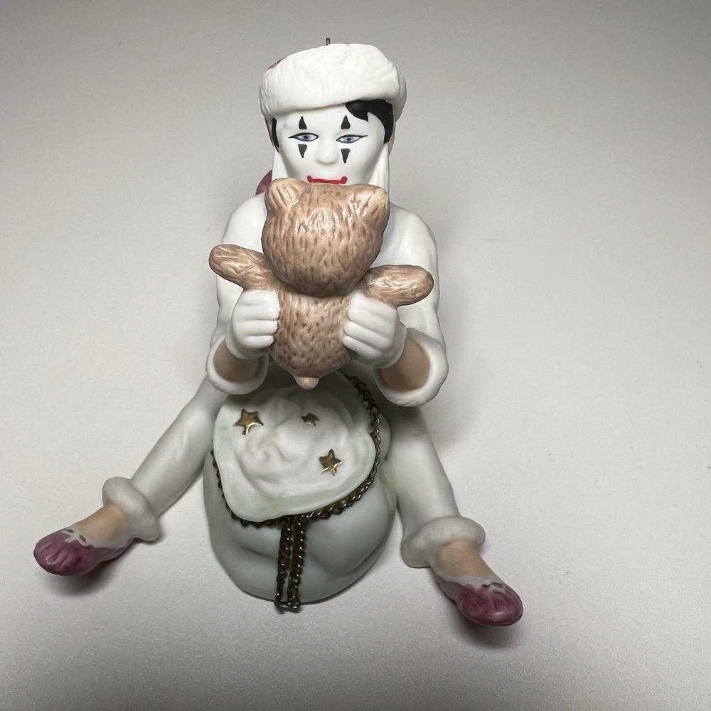 1987 Hallmark Keepsake "Christmas Time Mime" porcelain ornament